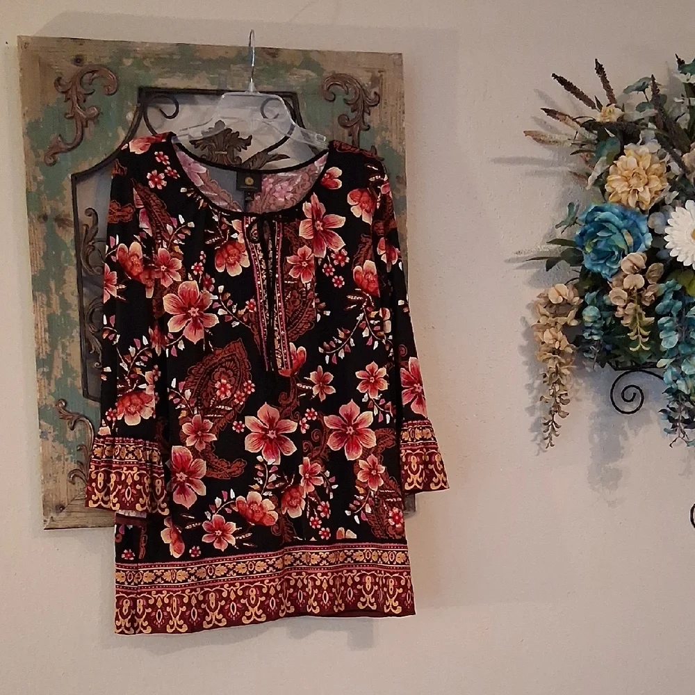 Black Blouse with Red and Pink Floral Design. NWOT Size XL - Picture 4 of 12